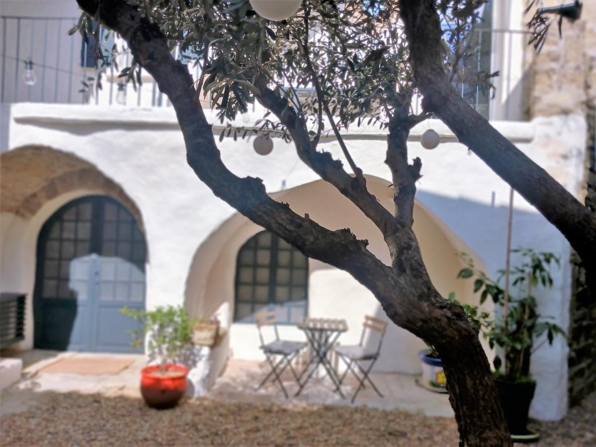 La Cachette Bed and Breakfast Aigues-Vives  Buitenkant foto