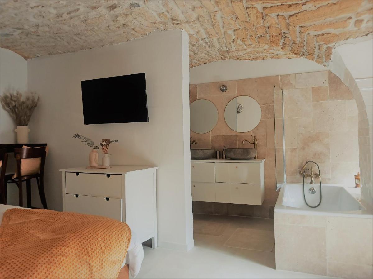 La Cachette Bed and Breakfast Aigues-Vives  Buitenkant foto