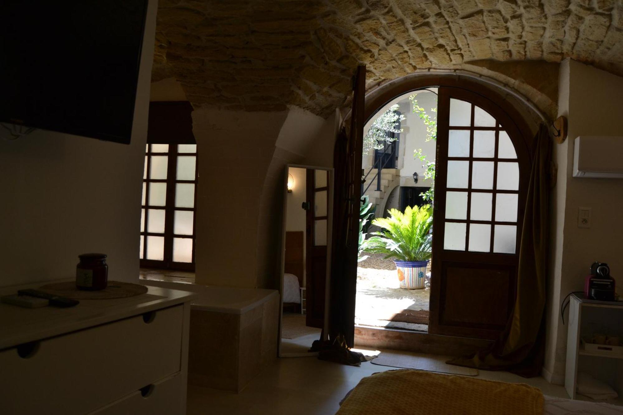La Cachette Bed and Breakfast Aigues-Vives  Buitenkant foto